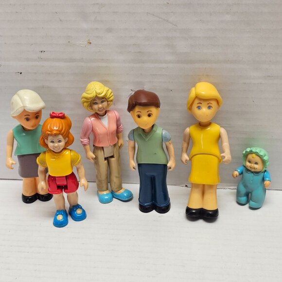 Vintage Little Tikes Dollhouse Doll House Family Figure Mom Dad Baby Grandma LOT - Picture 2 of 8